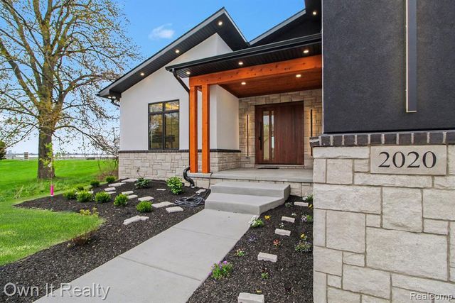 2020 Edgewater Street, Monroe, MI 48162