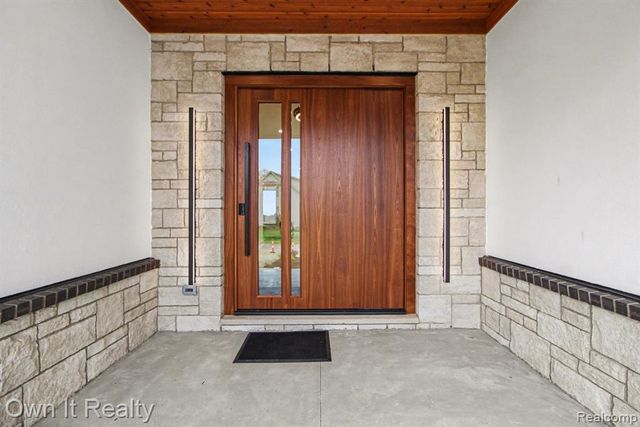 2020 Edgewater Street, Monroe, MI 48162