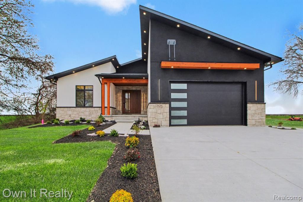 2020 Edgewater Street, Monroe, MI 48162
