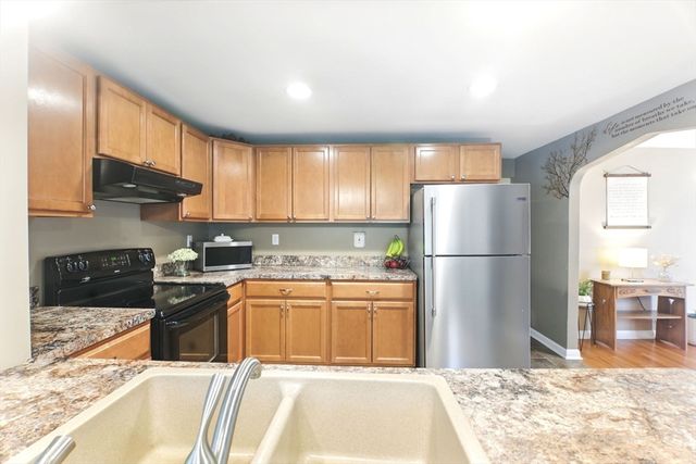 70 Eden St, Ludlow, MA 01056