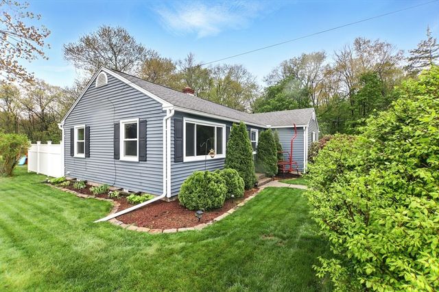70 Eden St, Ludlow, MA 01056