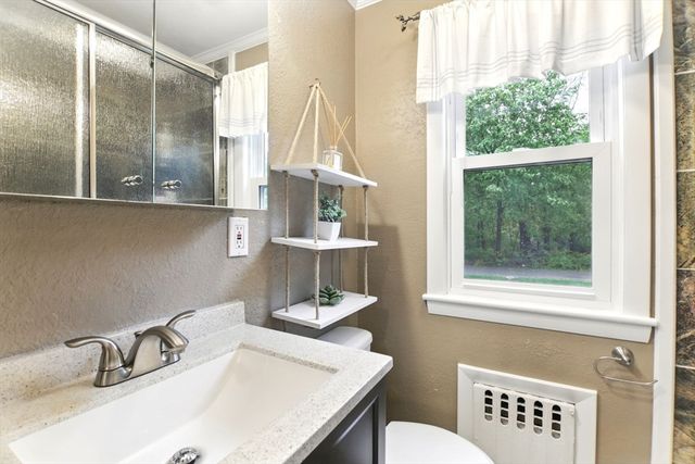 70 Eden St, Ludlow, MA 01056
