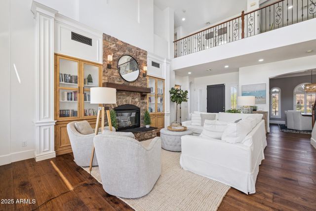 3233 E INDIGO Circle, Mesa, AZ 85213