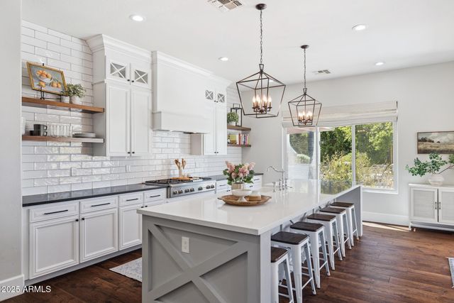 3233 E INDIGO Circle, Mesa, AZ 85213