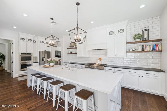 3233 E INDIGO Circle, Mesa, AZ 85213