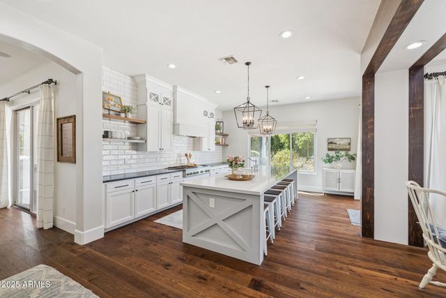 3233 E INDIGO Circle, Mesa, AZ 85213