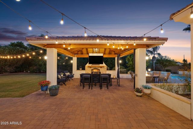 3233 E INDIGO Circle, Mesa, AZ 85213