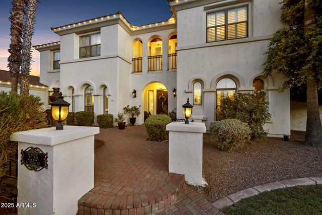 3233 E INDIGO Circle, Mesa, AZ 85213