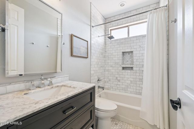 3233 E INDIGO Circle, Mesa, AZ 85213