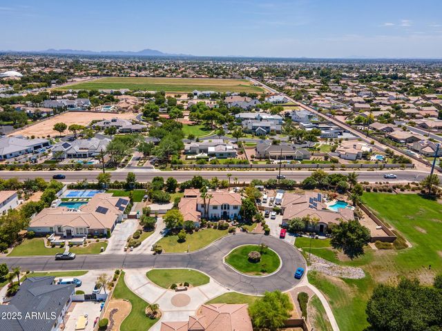 3233 E INDIGO Circle, Mesa, AZ 85213