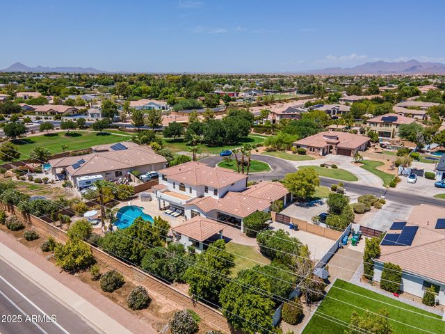 3233 E INDIGO Circle, Mesa, AZ 85213