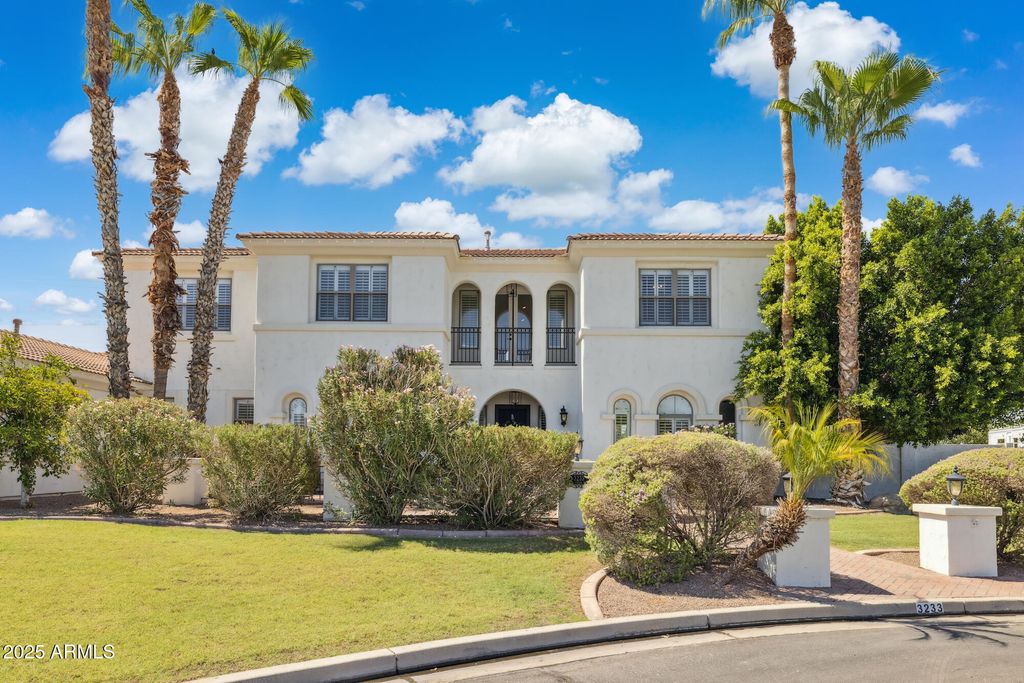 3233 E INDIGO Circle, Mesa, AZ 85213