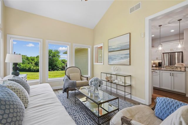 2804 Deer Valley Drive NW, Swisher, IA 52338
