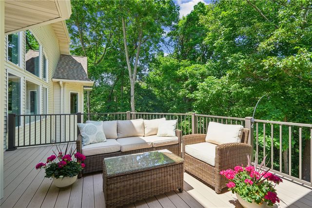 2804 Deer Valley Drive NW, Swisher, IA 52338