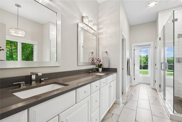 2804 Deer Valley Drive NW, Swisher, IA 52338