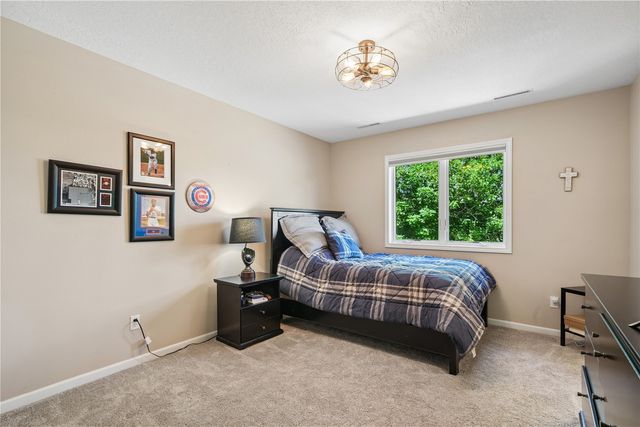 2804 Deer Valley Drive NW, Swisher, IA 52338