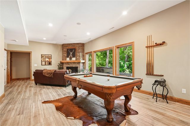 2804 Deer Valley Drive NW, Swisher, IA 52338