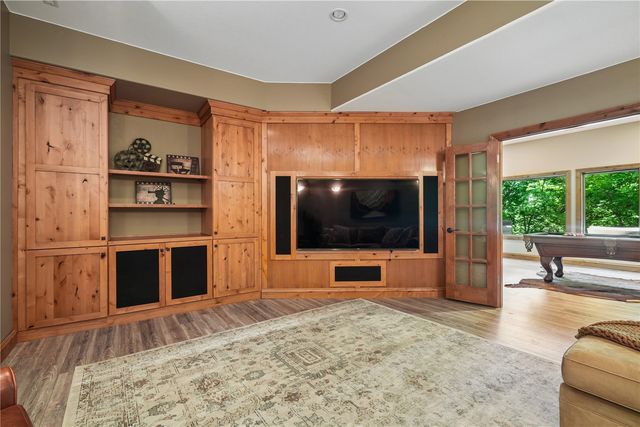 2804 Deer Valley Drive NW, Swisher, IA 52338