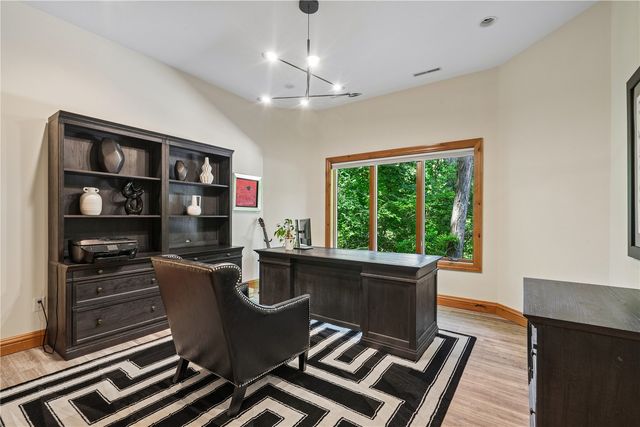 2804 Deer Valley Drive NW, Swisher, IA 52338