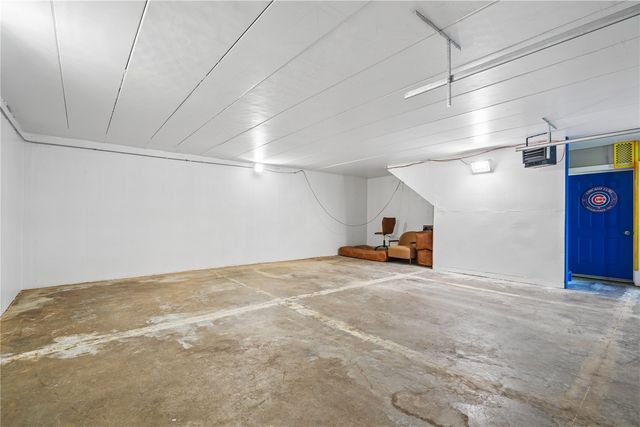2804 Deer Valley Drive NW, Swisher, IA 52338