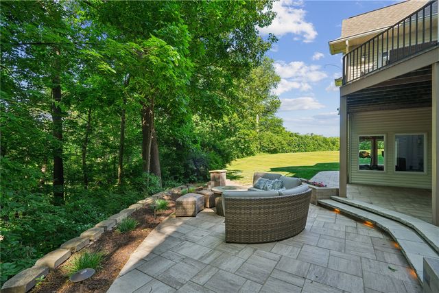2804 Deer Valley Drive NW, Swisher, IA 52338