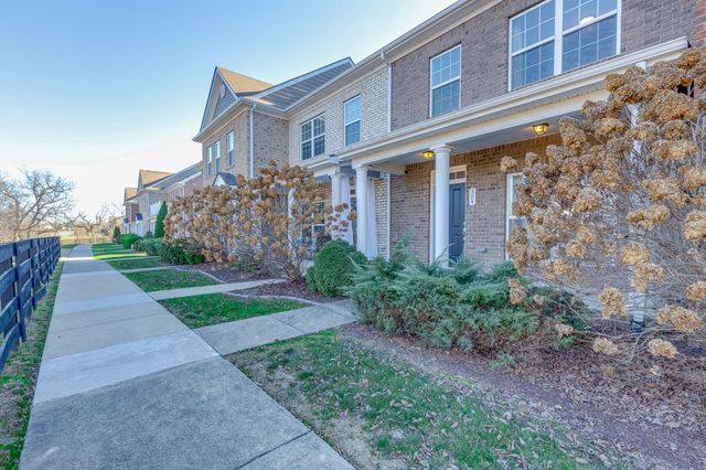 304 Oldbury Ln, Spring Hill, TN 37174