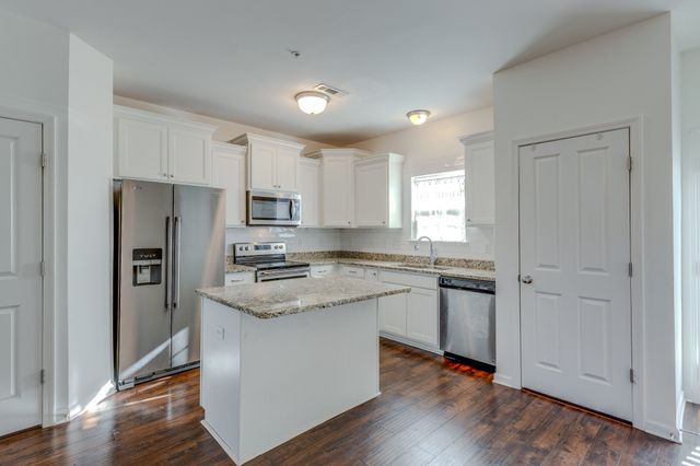 304 Oldbury Ln, Spring Hill, TN 37174