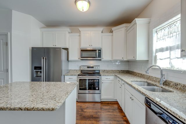 304 Oldbury Ln, Spring Hill, TN 37174