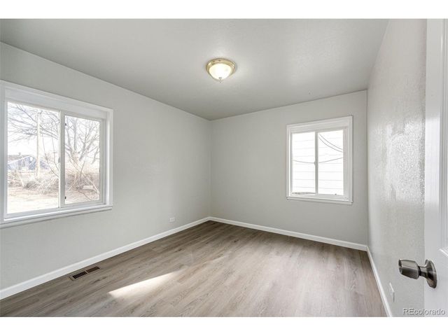 2050 S Irving St, Denver, CO 80219