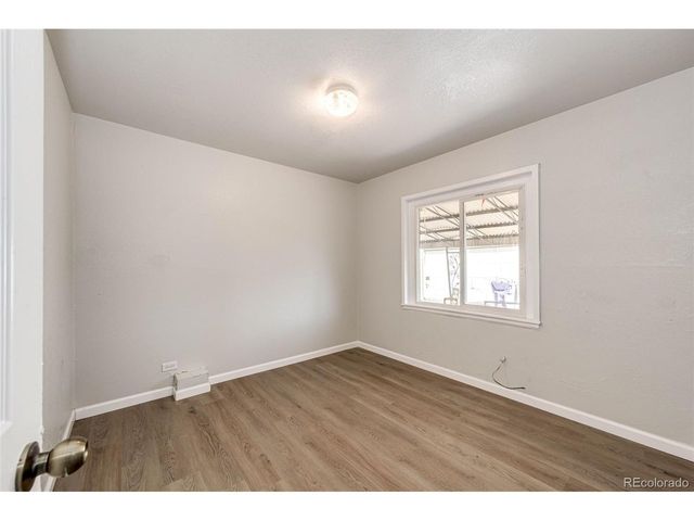 2050 S Irving St, Denver, CO 80219