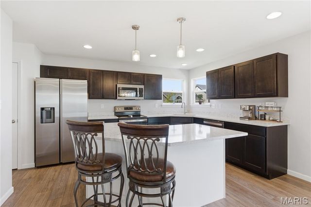 730 Palisades Drive, St Charles, MO 63301