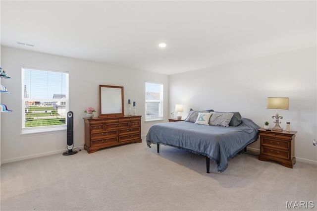 730 Palisades Drive, St Charles, MO 63301
