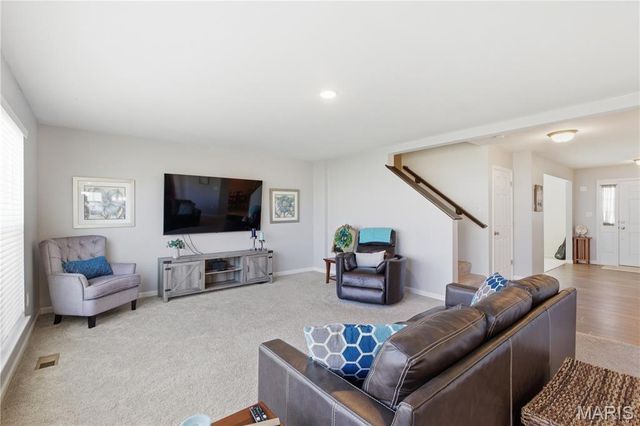 730 Palisades Drive, St Charles, MO 63301