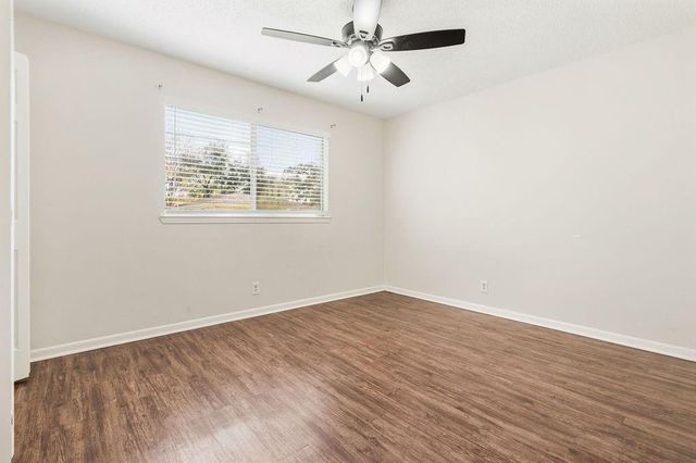 220 Any Way Street, Lake Jackson, TX 77566