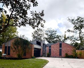 220 Any Way Street, Lake Jackson, TX 77566