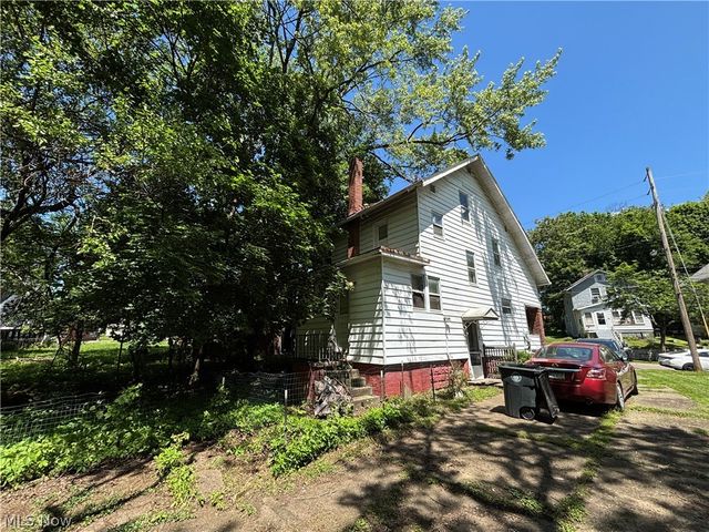 818 Euclid Avenue, Akron, OH 44307