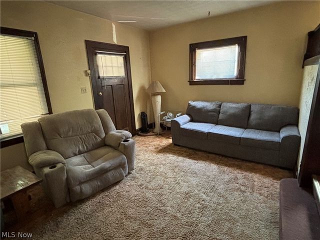 818 Euclid Avenue, Akron, OH 44307