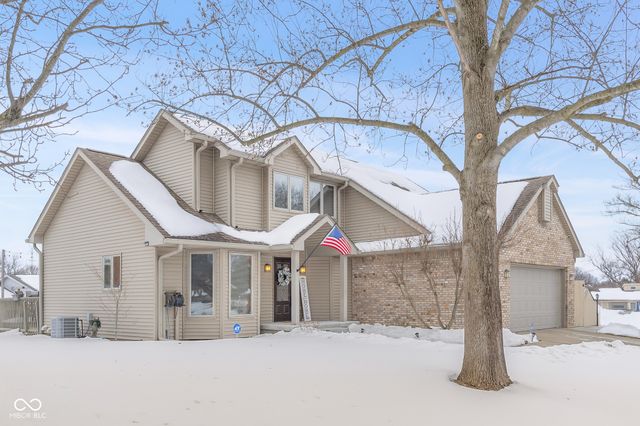 2917 Silver Fox Drive, Columbus, IN 47203