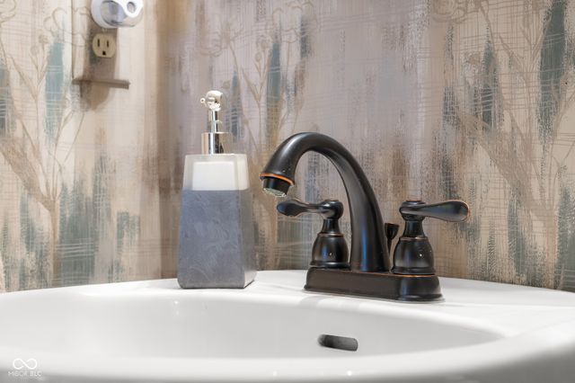 2917 Silver Fox Drive, Columbus, IN 47203