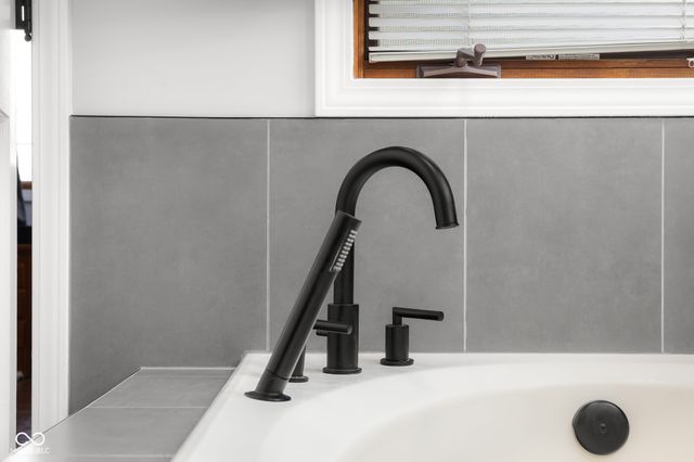 2917 Silver Fox Drive, Columbus, IN 47203