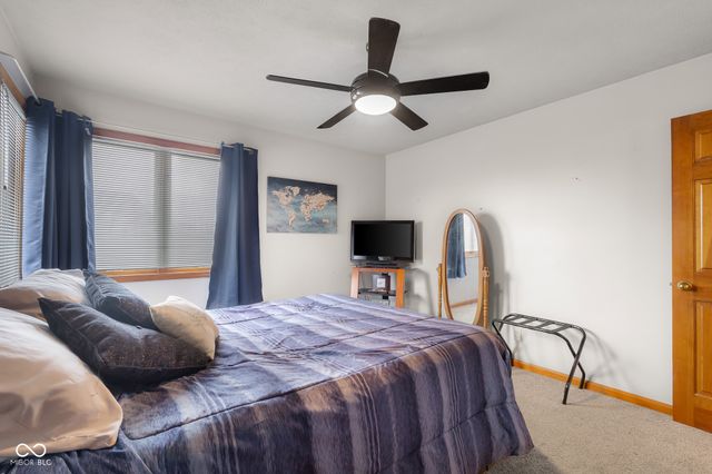 2917 Silver Fox Drive, Columbus, IN 47203