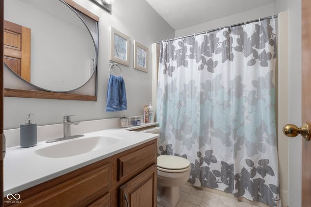 2917 Silver Fox Drive, Columbus, IN 47203