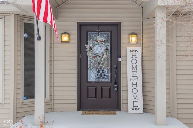 2917 Silver Fox Drive, Columbus, IN 47203