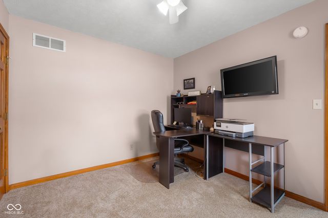 2917 Silver Fox Drive, Columbus, IN 47203