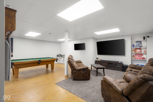 2917 Silver Fox Drive, Columbus, IN 47203