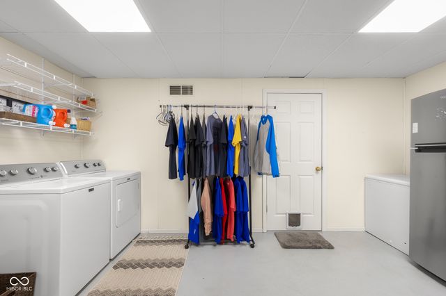 2917 Silver Fox Drive, Columbus, IN 47203