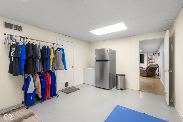 2917 Silver Fox Drive, Columbus, IN 47203