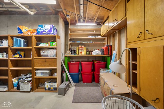 2917 Silver Fox Drive, Columbus, IN 47203