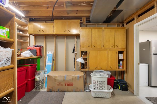 2917 Silver Fox Drive, Columbus, IN 47203