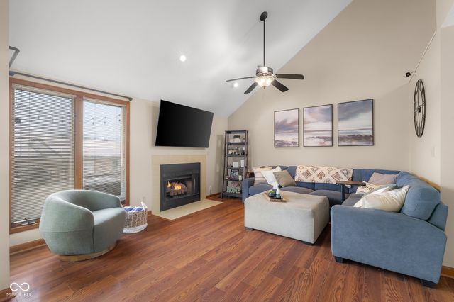 2917 Silver Fox Drive, Columbus, IN 47203